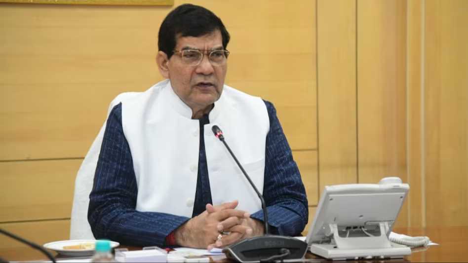 सरकार 24 घंटे बिजली सप्लाई के लिए प्रतिबद्ध : ऊर्जा मंत्री एके शर्मा